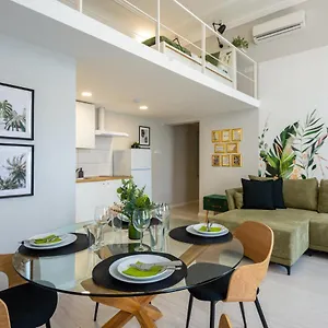  Apartman Holidays Chic