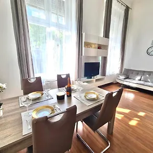  Apartman Ricky