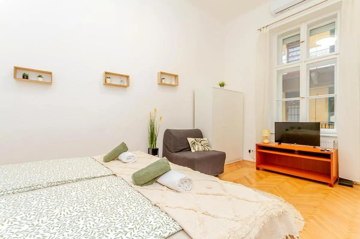 D49 Central 2Bedroom Apartment Budapest